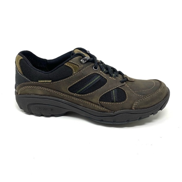 Clarks Wave.Gear Brown Nubuck waterproof rugged sneakers - Picture 1 of 7